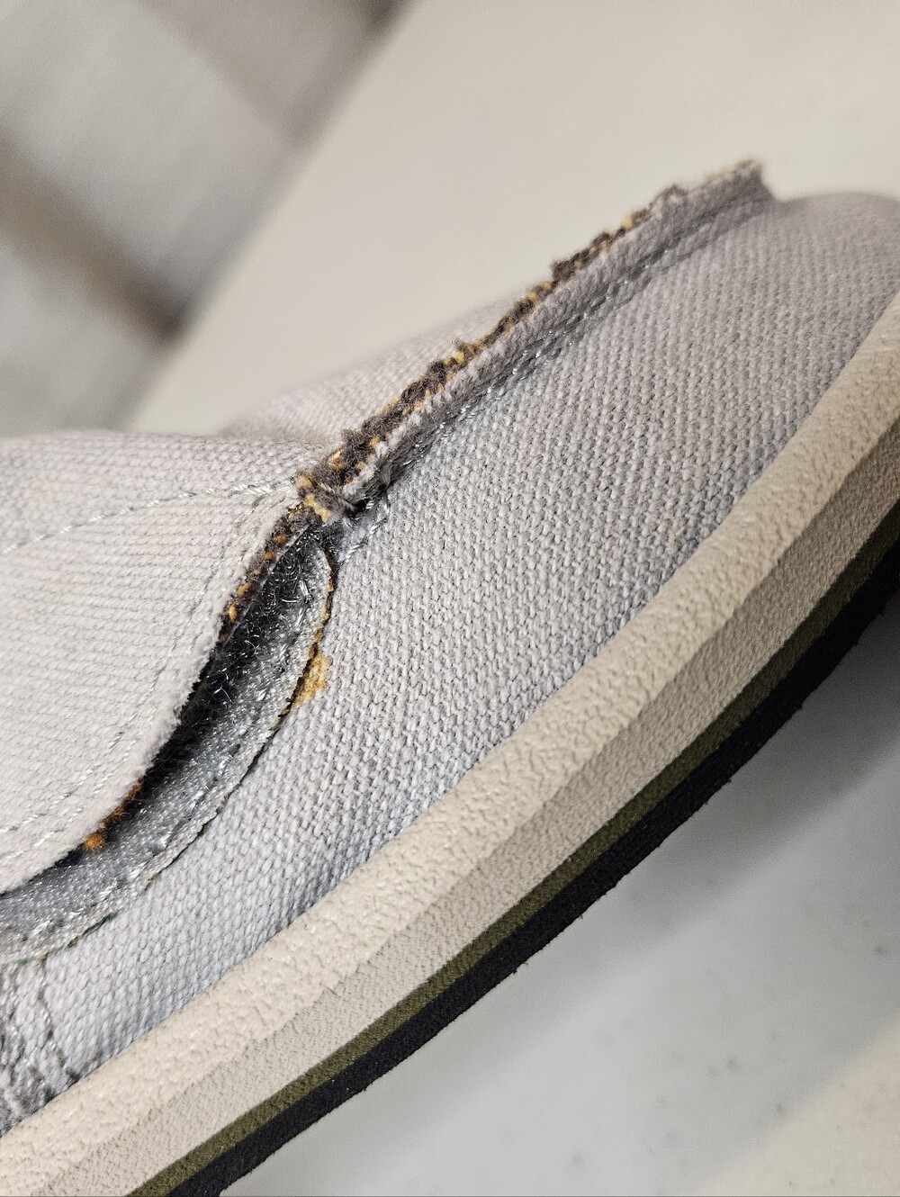 BOYS SANUK CANVAS SLIP ONS SIZE 13 Light GRAY - Picture 8 of 13